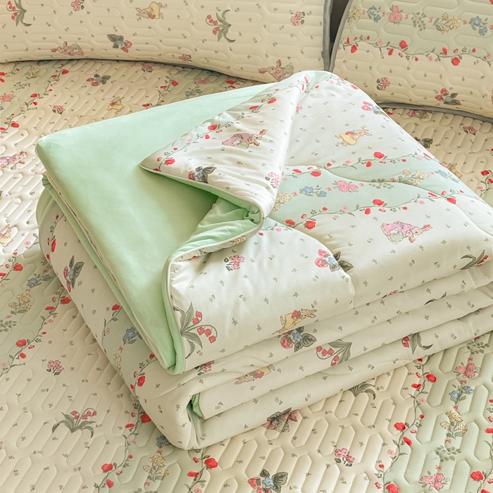 91家纺网 家纺一手货源 找家纺 维洋家纺 2025（专版花型）A类凉感丝夏被 凉感夏凉被双面加倍透气（四周踩棉） 丛林米兔