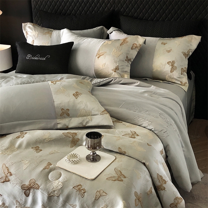 91家纺网 家纺一手货源 找家纺 换种生活 2025新款浮雕天丝夏被四件套 小蝴蝶-奶咖