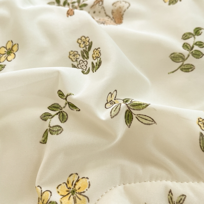 91家纺网 家纺一手货源 找家纺 维洋家纺 2025（专版花型）A类凉感丝夏被 凉感夏凉被双面加倍透气（四周踩棉） 彼得兔