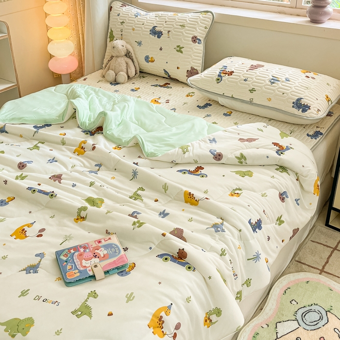 91家纺网 家纺一手货源 找家纺 维洋家纺 2025（专版花型）A类凉感丝夏被 凉感夏凉被双面加倍透气（四周踩棉） 恐龙家族