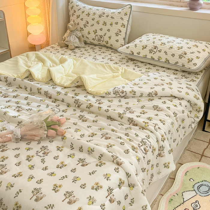 91家纺网 家纺一手货源 找家纺 维洋家纺 2025（专版花型）A类凉感丝夏被 凉感夏凉被双面加倍透气（四周踩棉） 彼得兔