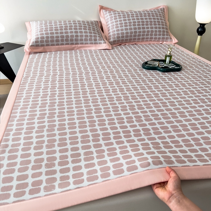 91家纺网 家纺一手货源 找家纺 卡初家居（原微来） 2025夏季轻柔丝系列冰丝席——绮梦系列 淡雅粉