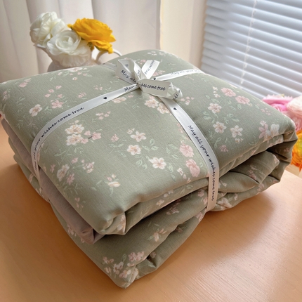 91家纺网 家纺一手货源 找家纺 桃喜 2025新款春夏全棉双层纱碎花系列四件套 花未央