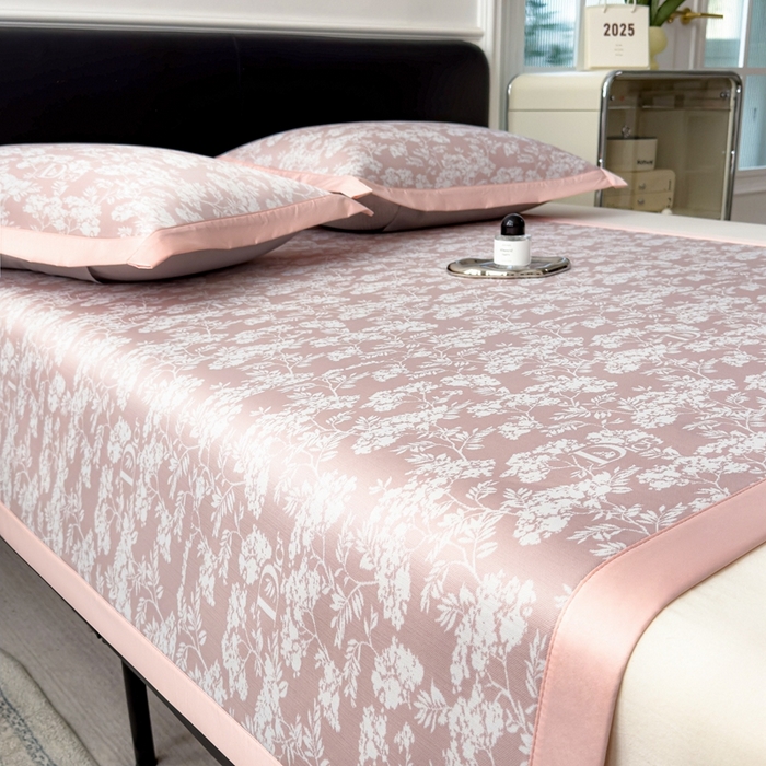 91家纺网 家纺一手货源 找家纺 卡初家居（原微来） 2025夏季凉感提花席 繁花-淡雅粉