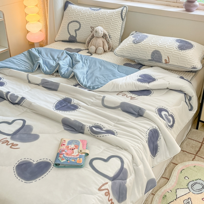 91家纺网 家纺一手货源 找家纺 维洋家纺 2025（专版花型）A类凉感丝夏被 凉感夏凉被双面加倍透气（四周踩棉） 幸运星