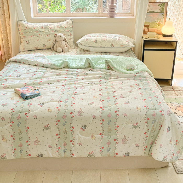 91家纺网 家纺一手货源 找家纺 维洋家纺 2025（专版花型）A类凉感丝夏被 凉感夏凉被双面加倍透气（四周踩棉） 丛林米兔