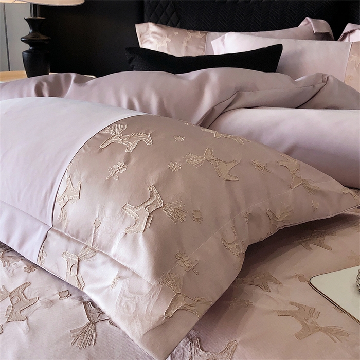 91家纺网 家纺一手货源 找家纺 换种生活 2025新款浮雕天丝夏被四件套 马上有钱花-粉