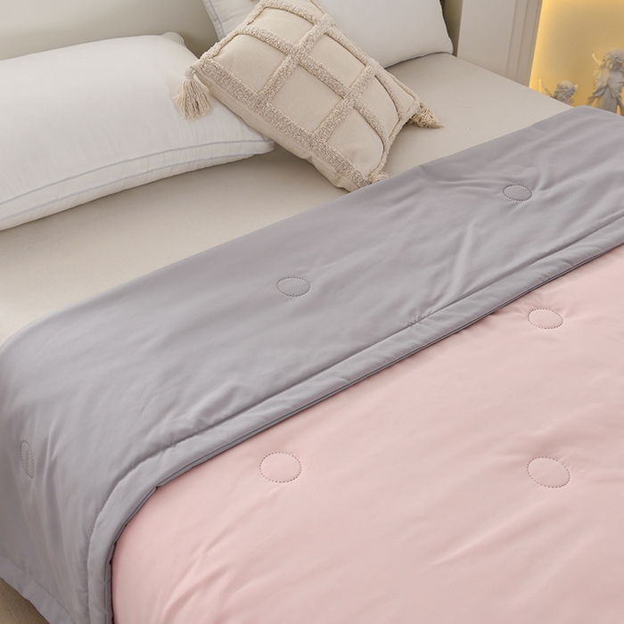 91家纺网 家纺一手货源 找家纺 易展家居 2025年新款水洗棉纯色夏被 樱花粉