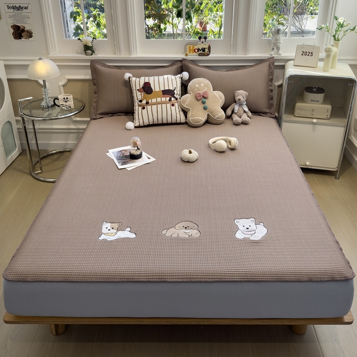 91家纺网 家纺一手货源 找家纺 卡初家居（原微来） 2026 夏季乙纶冰豆豆华夫格席  绣花 躺躺岛-咖啡棕