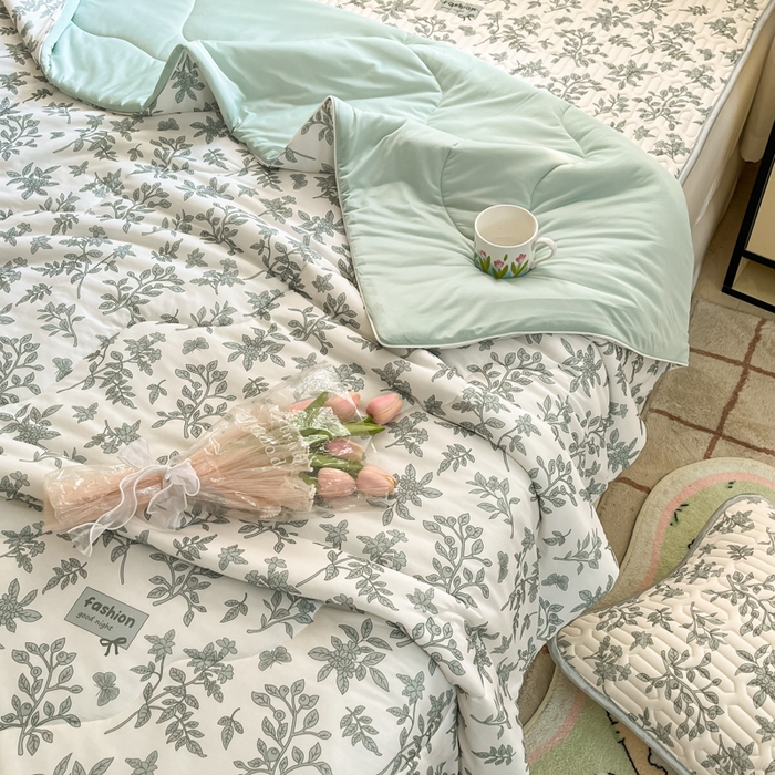 91家纺网 家纺一手货源 找家纺 维洋家纺 2025（专版花型）A类凉感丝夏被 凉感夏凉被双面加倍透气（四周踩棉） 叶柔初夏