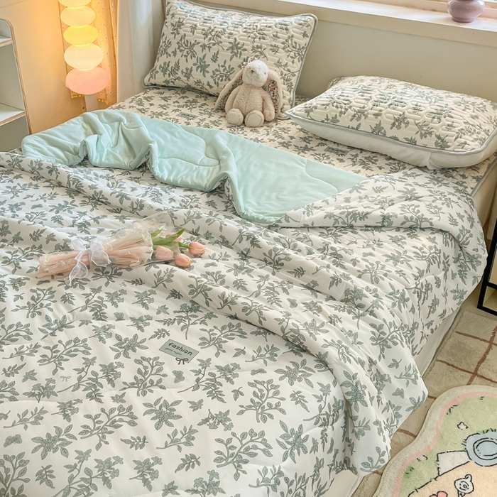 91家纺网 家纺一手货源 找家纺 维洋家纺 2025（专版花型）A类凉感丝夏被 凉感夏凉被双面加倍透气（四周踩棉） 叶柔初夏