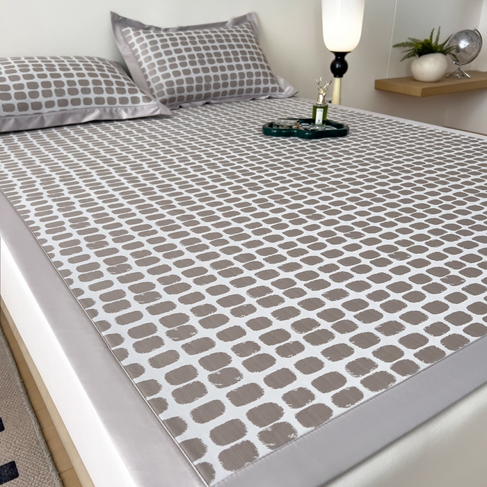 91家纺网 家纺一手货源 找家纺 卡初家居（原微来） 2025夏季轻柔丝系列冰丝席——绮梦系列 咖啡棕