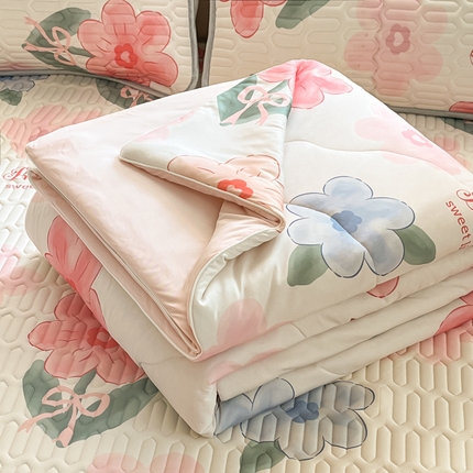 91家纺网 家纺一手货源 找家纺 维洋家纺 2025（专版花型）A类凉感丝夏被 凉感夏凉被双面加倍透气（四周踩棉） 向阳花开