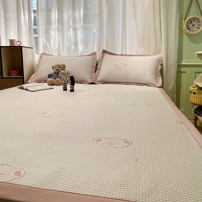 91家纺网 家纺一手货源 找家纺 卡初家居（原微来） 2025夏季凉感提花席 小熊物语