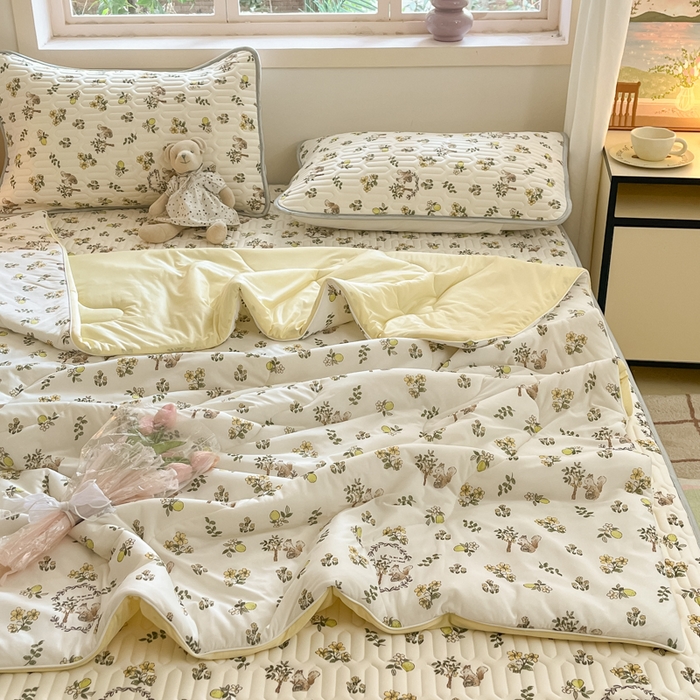 91家纺网 家纺一手货源 找家纺 维洋家纺 2025（专版花型）A类凉感丝夏被 凉感夏凉被双面加倍透气（四周踩棉） 彼得兔