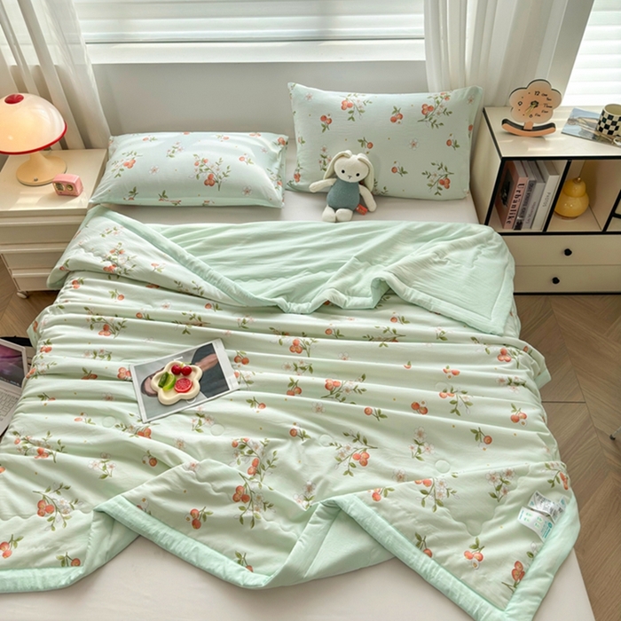 91家纺网 家纺一手货源 找家纺 鑫佰利 2025新款A类水洗棉印花纯棉花夏被子被芯 花满枝头绿