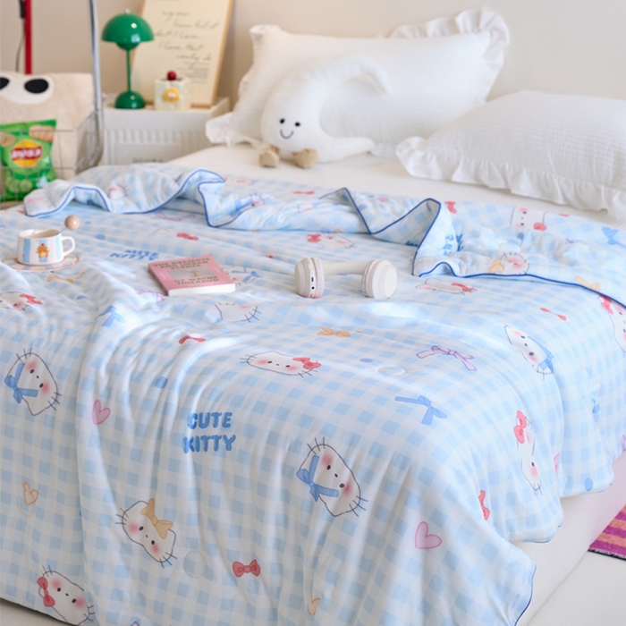 91家纺网 家纺一手货源 找家纺 维洋家纺 2025升级21%大豆新款A类牛奶丝针织夏被（四周踩棉）软糯凉感夏被空调被 蓝色小猫