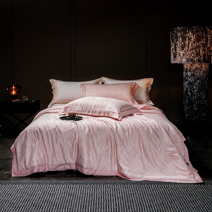 91家纺网 家纺一手货源 找家纺 丽卡家纺 2025新款翡丽天丝提花夏被四件套 石纹-粉