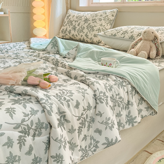 91家纺网 家纺一手货源 找家纺 维洋家纺 2025（专版花型）A类凉感丝夏被 凉感夏凉被双面加倍透气（四周踩棉） 叶柔初夏