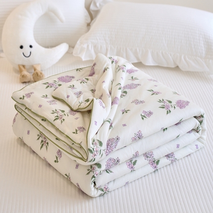 91家纺网 家纺一手货源 找家纺 维洋家纺 2025升级21%大豆新款A类牛奶丝针织夏被（四周踩棉）软糯凉感夏被空调被 紫苏