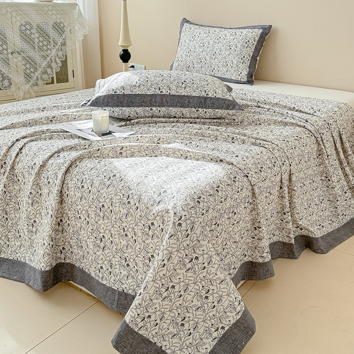 91家纺网 家纺一手货源 找家纺 蓝邻家纺 2025新款100%新疆原棉粗布小清新拼角工艺款系列单床单 冬聆-灰