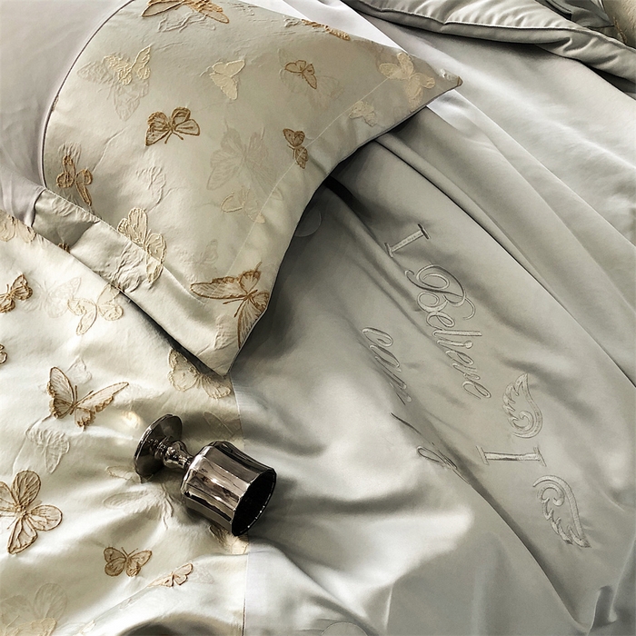 91家纺网 家纺一手货源 找家纺 换种生活 2025新款浮雕天丝夏被四件套 小蝴蝶-奶咖