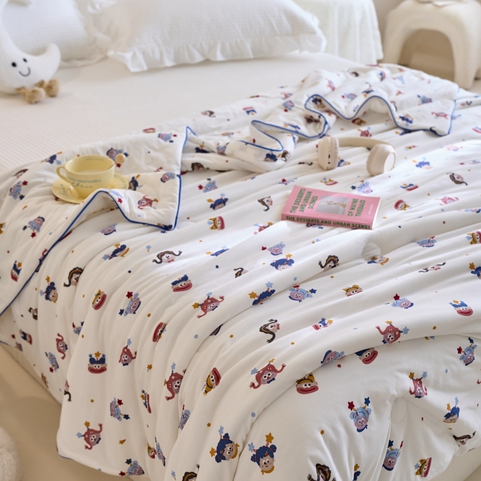 91家纺网 家纺一手货源 找家纺 维洋家纺 2025升级21%大豆新款A类牛奶丝针织夏被（四周踩棉）软糯凉感夏被空调被 魔法师