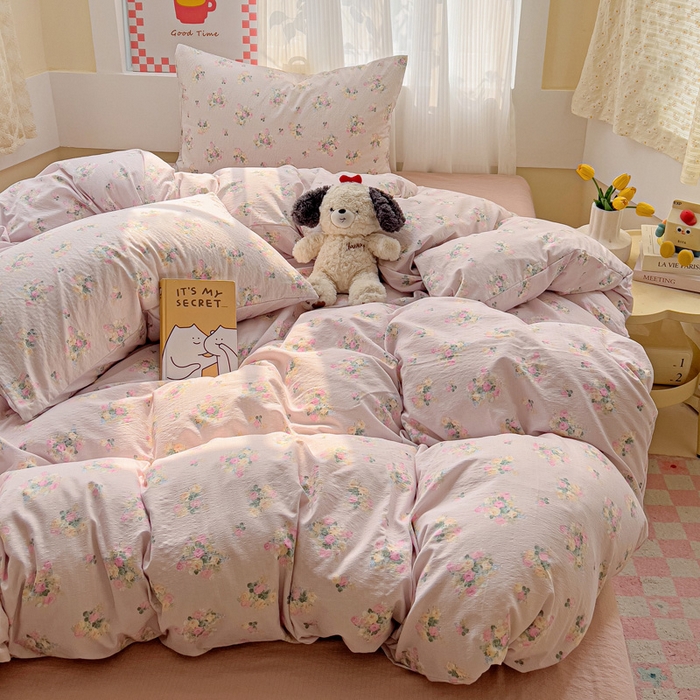 91家纺网 家纺一手货源 找家纺 暖芯优选 2025新款加厚云感棉双层纱四件套小碎花被套床单床笠款学生三件套新款直播热款 奶油味的暗恋