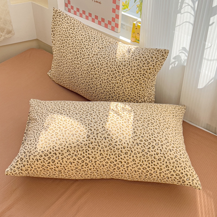 91家纺网 家纺一手货源 找家纺 暖芯优选 2025新款加厚云感棉双层纱四件套小碎花被套床单床笠款学生三件套新款直播热款 小豹纹