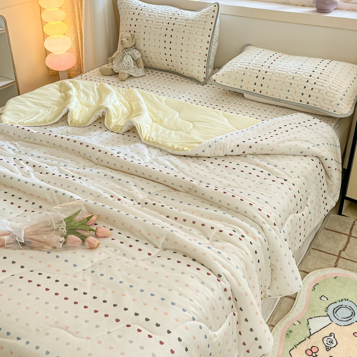 91家纺网 家纺一手货源 找家纺 维洋家纺 2025（专版花型）A类凉感丝夏被 凉感夏凉被双面加倍透气（四周踩棉） 爱心