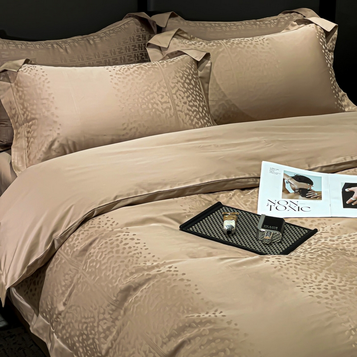 91家纺网 家纺一手货源 找家纺 金昱纺 2025新款50双股100支长绒棉贡缎提花高定四件套 欧瑞格-奶茶色