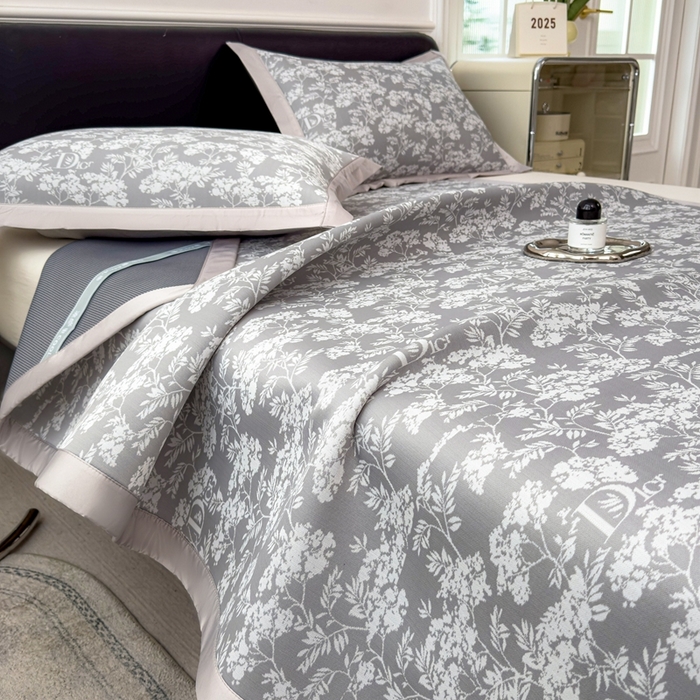 91家纺网 家纺一手货源 找家纺 卡初家居（原微来） 2025夏季凉感提花席 繁花-清雅灰