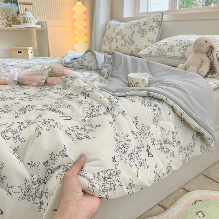 91家纺网 家纺一手货源 找家纺 维洋家纺 2025（专版花型）A类凉感丝夏被 凉感夏凉被双面加倍透气（四周踩棉） 漫天花舞