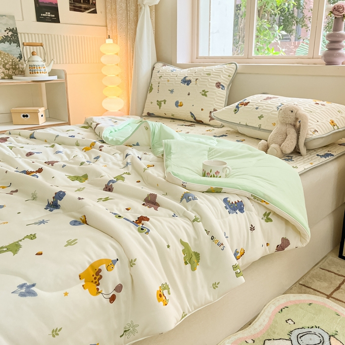 91家纺网 家纺一手货源 找家纺 维洋家纺 2025（专版花型）A类凉感丝夏被 凉感夏凉被双面加倍透气（四周踩棉） 恐龙家族