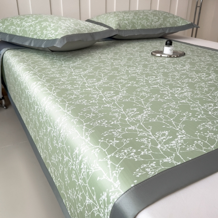 91家纺网 家纺一手货源 找家纺 卡初家居（原微来） 2025夏季凉感提花席 一叶枝枝-青草绿