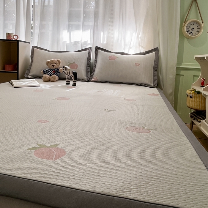 91家纺网 家纺一手货源 找家纺 卡初家居（原微来） 2025夏季凉感提花席 桃桃