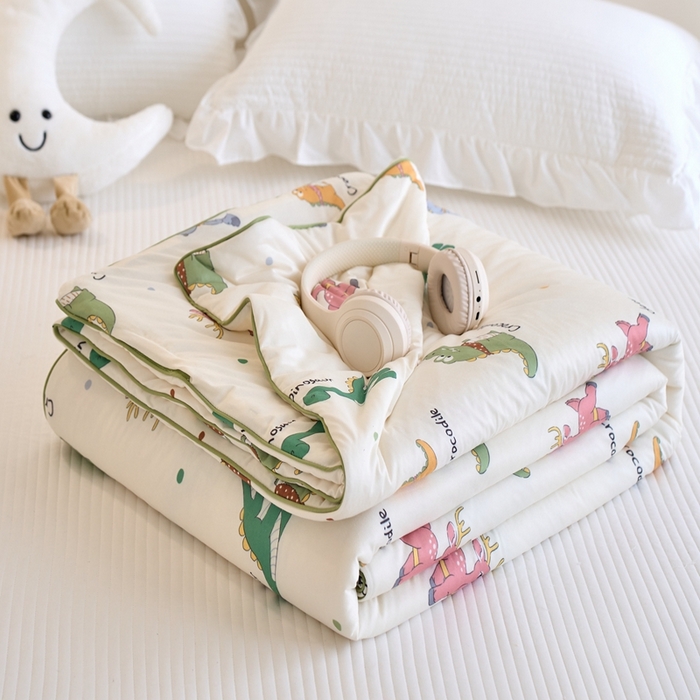 91家纺网 家纺一手货源 找家纺 维洋家纺 2025升级21%大豆新款A类牛奶丝针织夏被（四周踩棉）软糯凉感夏被空调被 小恐龙