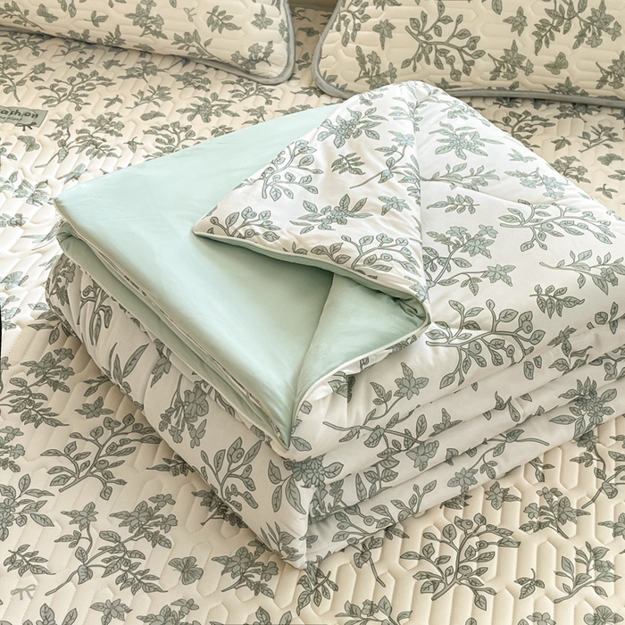 91家纺网 家纺一手货源 找家纺 维洋家纺 2025（专版花型）A类凉感丝夏被 凉感夏凉被双面加倍透气（四周踩棉） 叶柔初夏