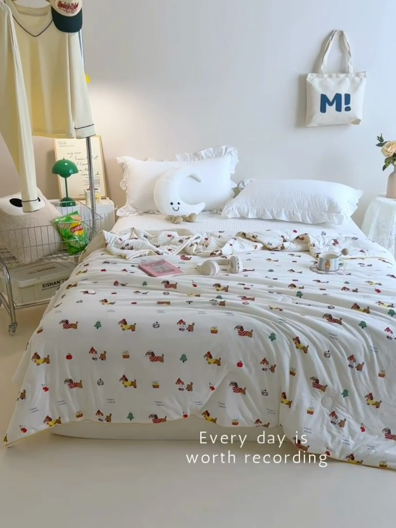 91家纺网 家纺一手货源 找家纺 维洋家纺 2025升级21%大豆新款A类牛奶丝针织夏被（四周踩棉）软糯凉感夏被空调被 腊肠狗