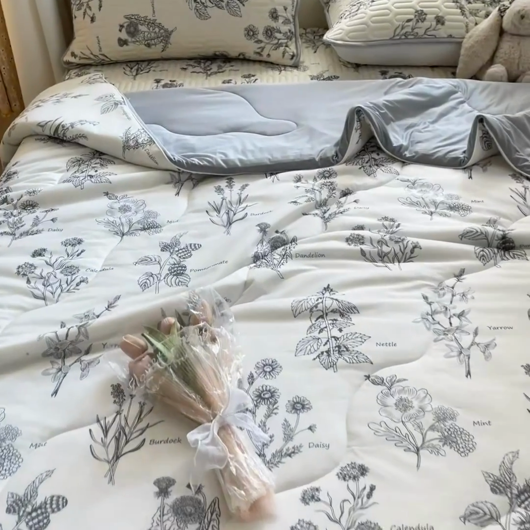 91家纺网 家纺一手货源 找家纺 维洋家纺 2025（专版花型）A类凉感丝夏被 凉感夏凉被双面加倍透气（四周踩棉） 千寻