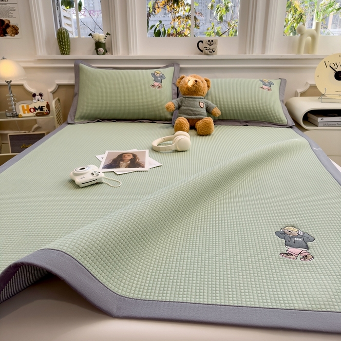 91家纺网 家纺一手货源 找家纺 卡初家居（原微来） 2025夏季凉感提花席 练练熊果绿