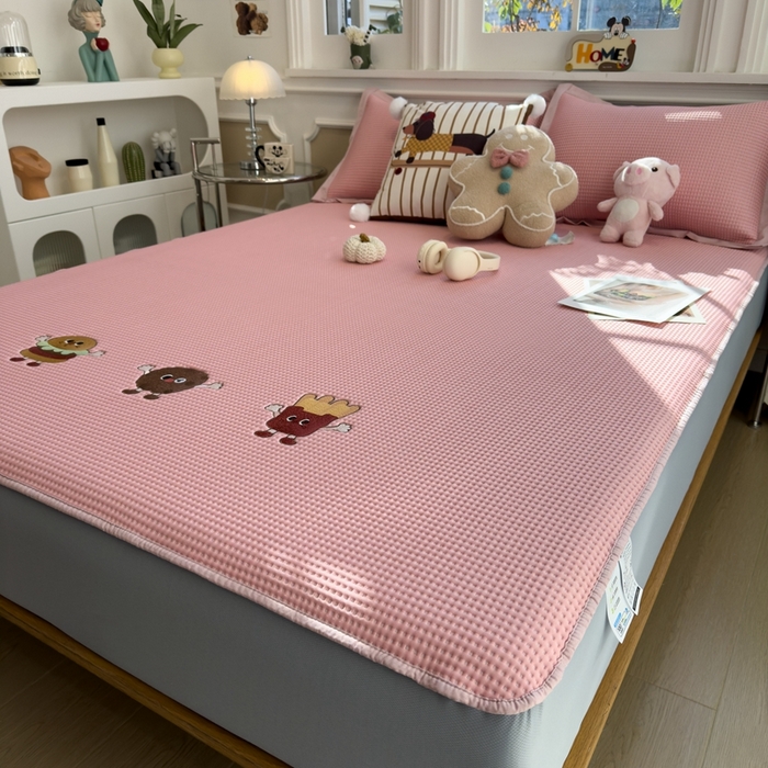 91家纺网 家纺一手货源 找家纺 卡初家居（原微来） 2026 夏季乙纶冰豆豆华夫格席  绣花 可可喵派