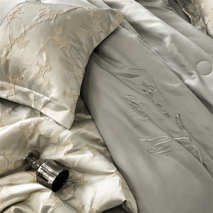 91家纺网 家纺一手货源 找家纺 换种生活 2025新款浮雕天丝夏被四件套 马上有钱花-奶咖