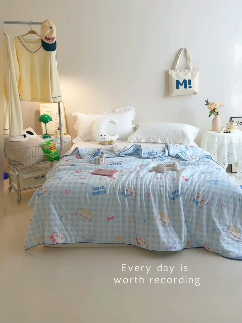 91家纺网 家纺一手货源 找家纺 维洋家纺 2025升级21%大豆新款A类牛奶丝针织夏被（四周踩棉）软糯凉感夏被空调被 蓝色小猫