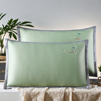 91家纺网 家纺一手货源 找家纺 小牛席业 2025新款海岛夏日冷感豆豆夏凉枕套凉枕套夏天枕套冰丝枕套竹枕套藤枕套冰藤枕套 海岛夏日冷感豆豆夏凉枕套-绿色