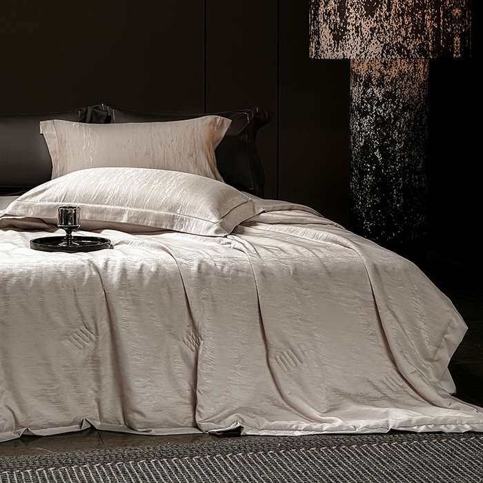 91家纺网 家纺一手货源 找家纺 丽卡家纺 2025新款翡丽天丝提花夏被四件套 石纹-米灰