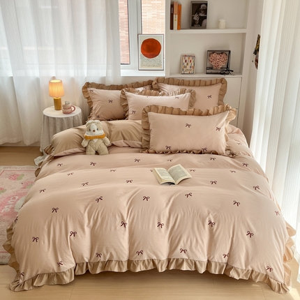 91家纺网 家纺一手货源 找家纺 苏源家纺2025新款 公主风荷叶边亲肤棉磨毛四件套  绮梦-浅驼