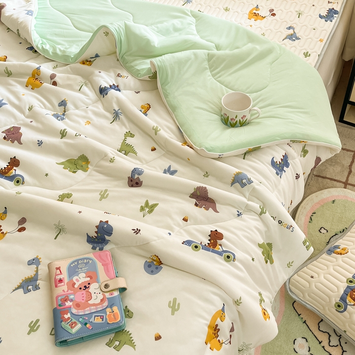 91家纺网 家纺一手货源 找家纺 维洋家纺 2025（专版花型）A类凉感丝夏被 凉感夏凉被双面加倍透气（四周踩棉） 恐龙家族