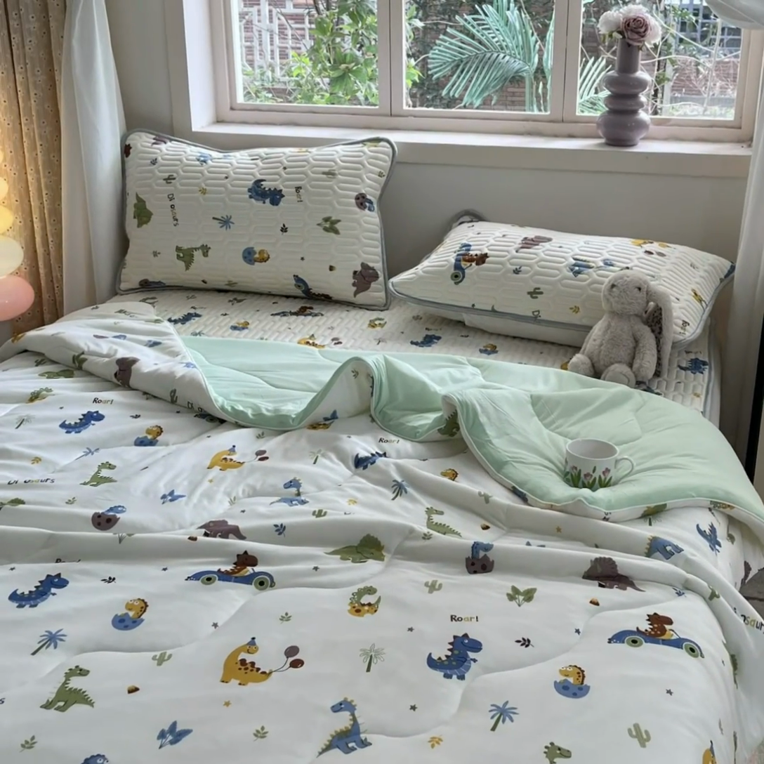 91家纺网 家纺一手货源 找家纺 维洋家纺 2025（专版花型）A类凉感丝夏被 凉感夏凉被双面加倍透气（四周踩棉） 恐龙家族