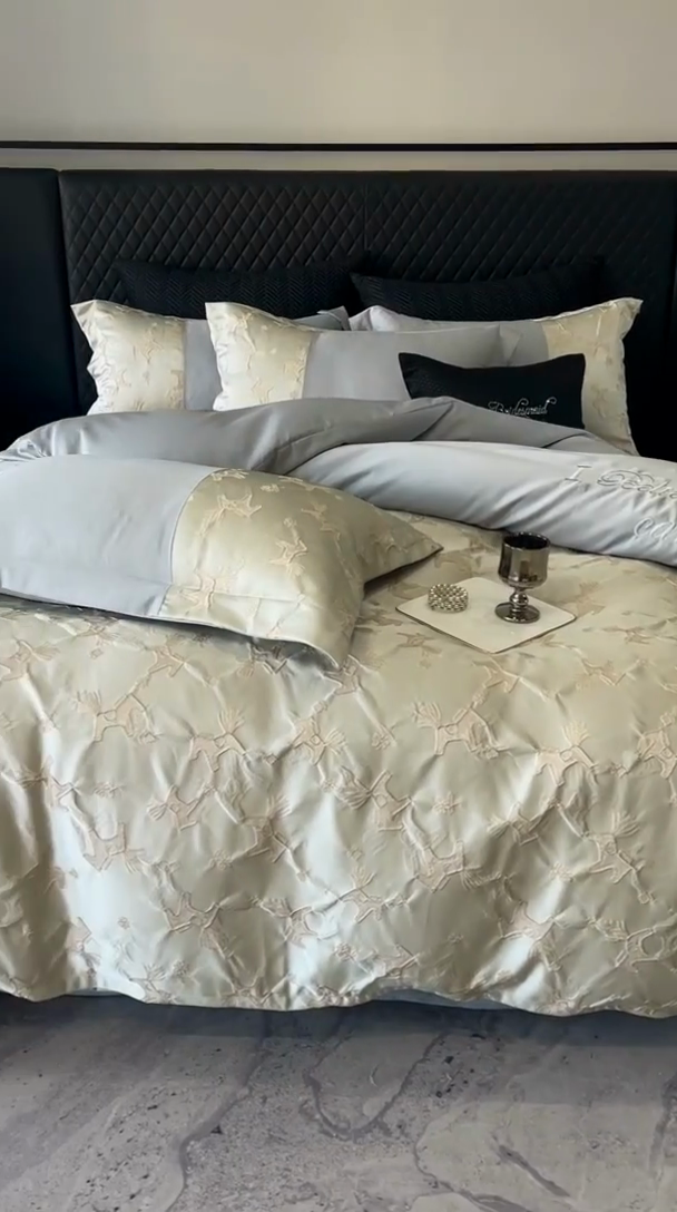 91家纺网 家纺一手货源 找家纺 换种生活 2025新款浮雕天丝夏被四件套 马上有钱花-奶咖